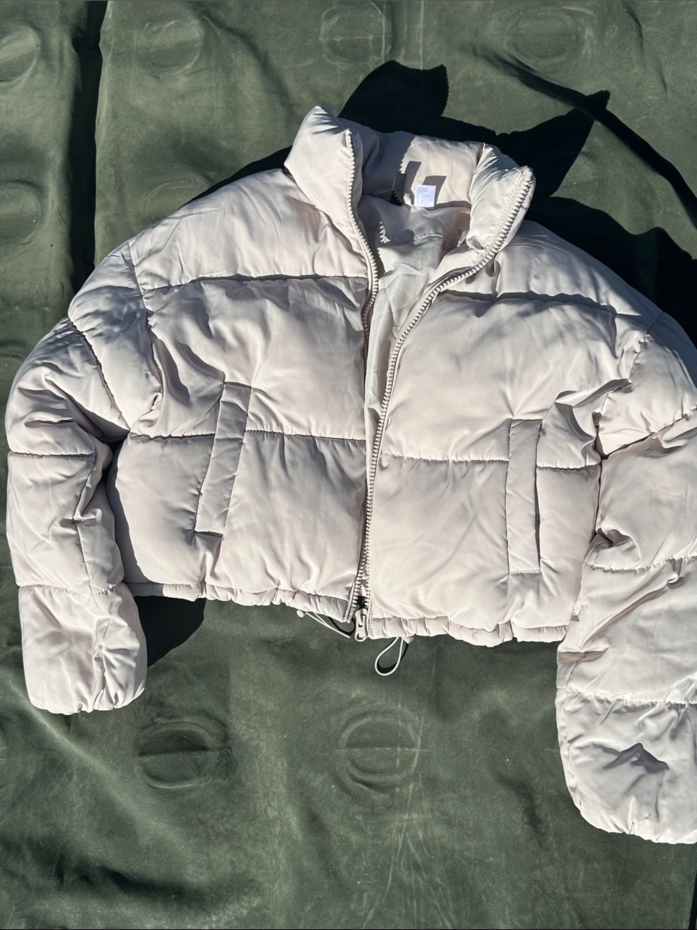 H&M Cropped Puffer Jacket in Light Taupe